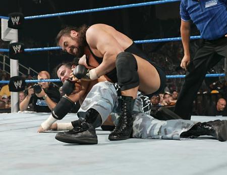 UN NOUVEAUX VENU A SMACKDOWN ( TARKAY )