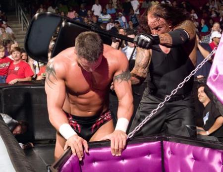 Undertaker vs Randy Orton match du cerceuil