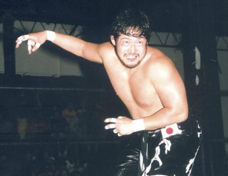 TAJIRI SIGNE A ECW